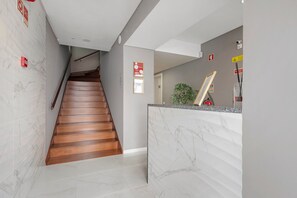 Lobby - Room 'Suite Tripla - Mobilidade Reduzida' with Shared Terrace and Wi-Fi (Angra do Heroísmo)