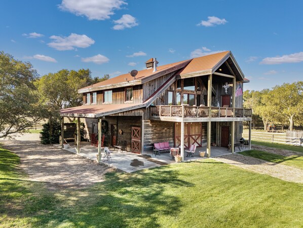 Exterior - The Barn at Quail Creek Ranch - 2 Bedroom Peaceful Ranch Retreat (Wheeler)
