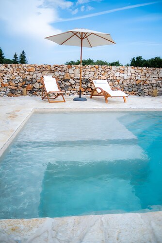 Villa 'Mario Pool and Relax' with Private Pool, Wi-Fi and Air Conditioning