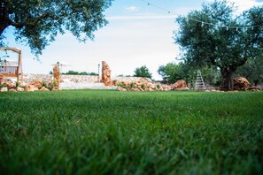 Property grounds - Villa 'Mario Pool and Relax' with Private Pool, Wi-Fi and Air Conditioning (Mottola)