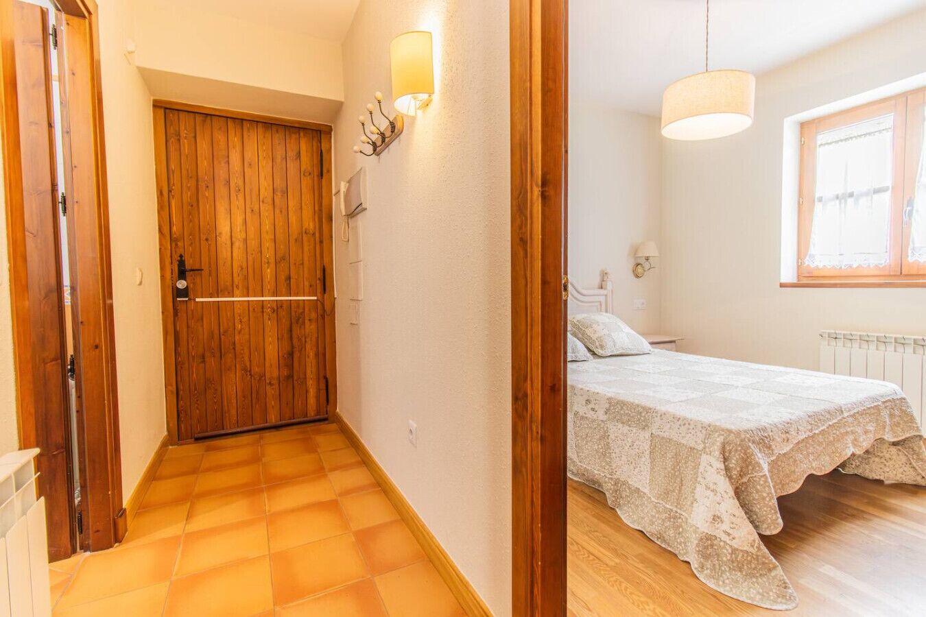 2 slaapkamers, een strijkplank/strijkijzer, wifi, beddengoed