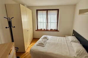 مكواة/لوح كي وواي فاي مجانًا وملاءات أسرّة