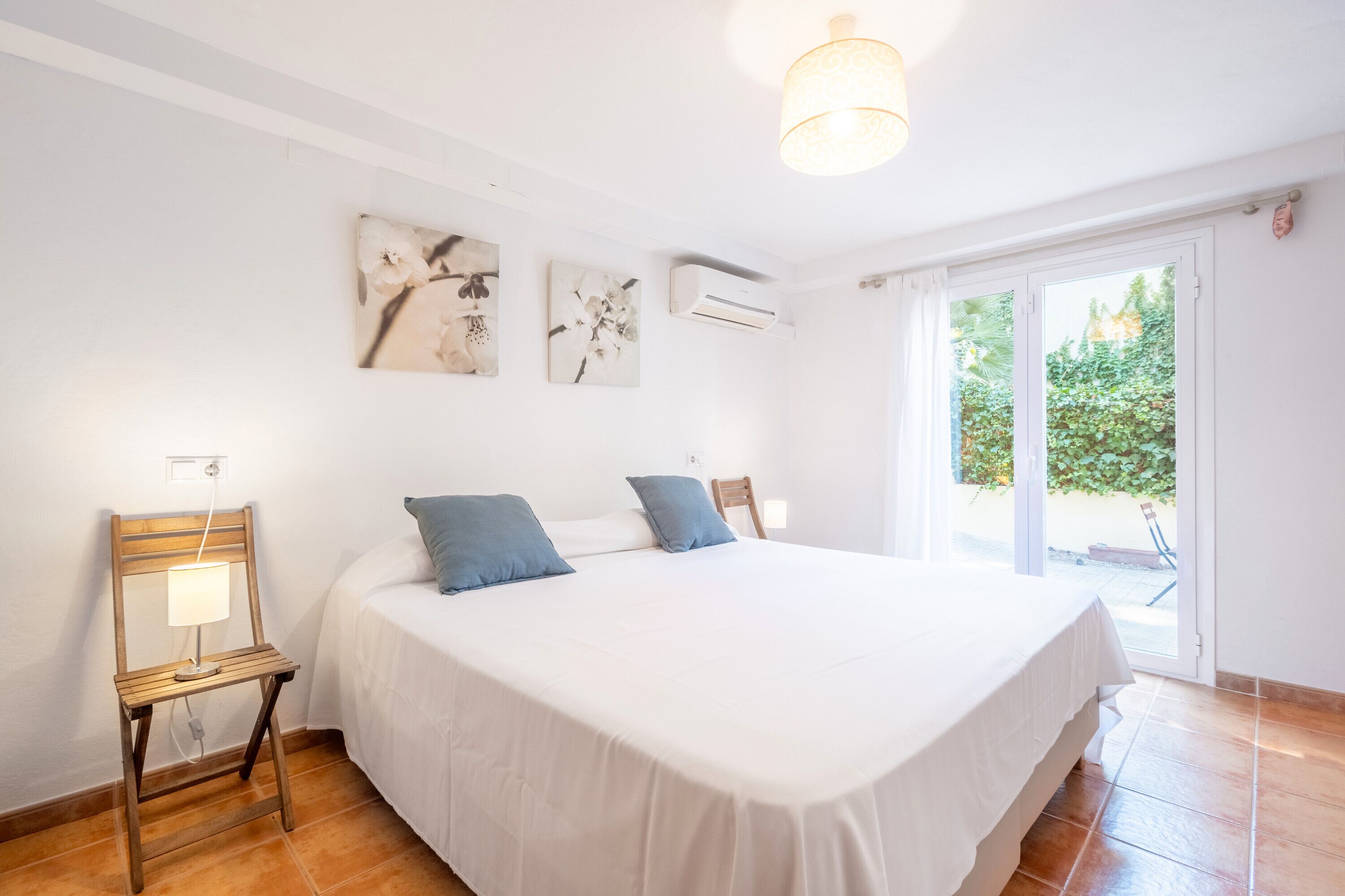 4 dormitorios, tabla de planchar con plancha, wifi y ropa de cama