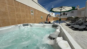 Unclassified image, 2 of 60, button