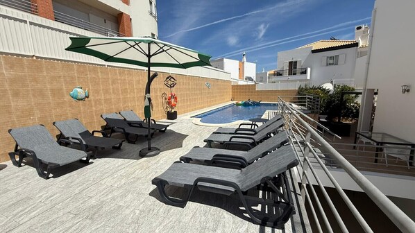 Unclassified image, 1 of 60, button