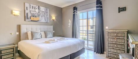 4 多间卧室、熨斗/熨衣板、免费 WiFi、床单