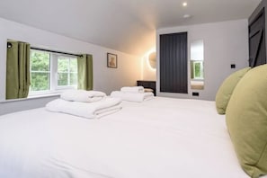 2 habitaciones, tabla de planchar con plancha, wifi y ropa de cama