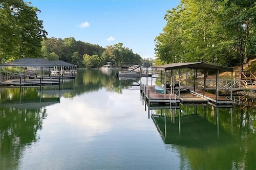 Lake Keowee Waterfront Retreat with Private Dock Nestled in a Deep Water Cove