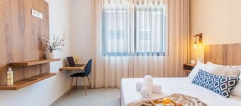 Cozy Boho Beige Apt - 5mn To Surf Beach, WFH w/High Speed WiFi & Free Parking