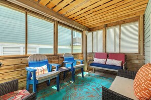 Property grounds - Pet Friendly Beachside Home w/ Screened-in Deck, Open Deck & Beach Gear (Galveston)