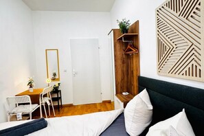 1 bedroom, bed sheets