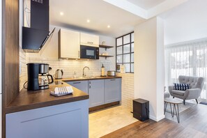 Fridge, microwave, oven, stovetop