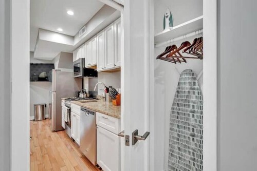 DC Living 1BR Escape Walk to Food & Fun
