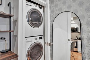 Interior - DC Living 1BR Escape Walk to Food & Fun (Washington)