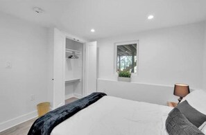 1 bedroom, Internet, bed sheets - Lux 1BR Apt in NW,Petworth by Travelux Rentals (Washington)