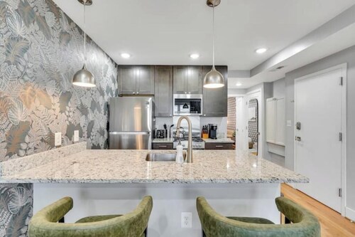 DC Living 1BR Retreat Walk to Food & Fun