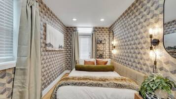 1 bedroom, internet, bed sheets