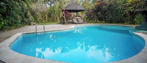 Piscine extérieure