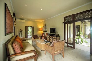 Interior entrance - Villa Cemadik (Ubud)