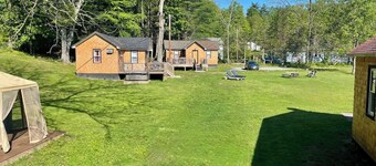 Country Tiny Home w/ King Bed & Hot Tub 18 Acres