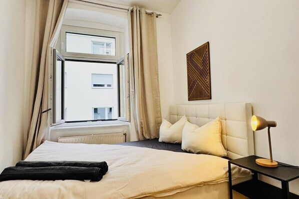 1 habitación y ropa de cama 