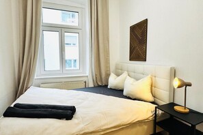 1 bedroom, bed sheets