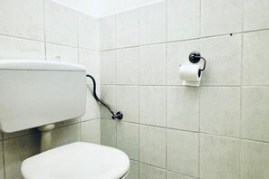 مجففات شعر، صابون، شامبو