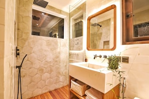 Hair dryer, towels