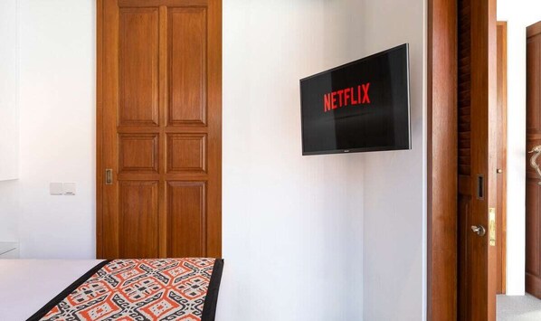 1 habitación, tabla de planchar con plancha, wifi y ropa de cama