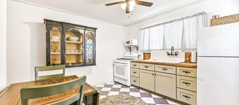 Historic Carriage House Apartment.Near Beach,UTMB, Cruise Port, Strand-sleeps 4