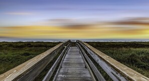 Miscellaneous - Walk to Beach! • Historic Cottage • 5mins Strand/Cruise Port w Driveway Parking (Galveston)