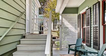 Historic Cottage • Walk to Beach! • 5mins to Strand/Cruise Port & UTMB