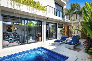 Outdoor dining - Walk to Berawa Beach from Chic Design Summer House (Dalung)