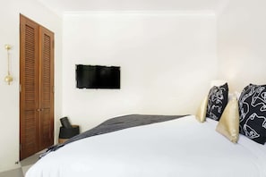 2 habitaciones, tabla de planchar con plancha, wifi y ropa de cama