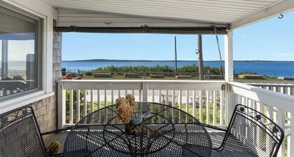 Waterfront Cottage On Mount Hope Bay