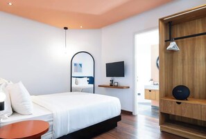 3 habitaciones, tabla de planchar con plancha, wifi y ropa de cama