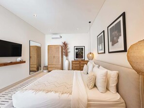 2 bedrooms, iron/ironing board, bed sheets