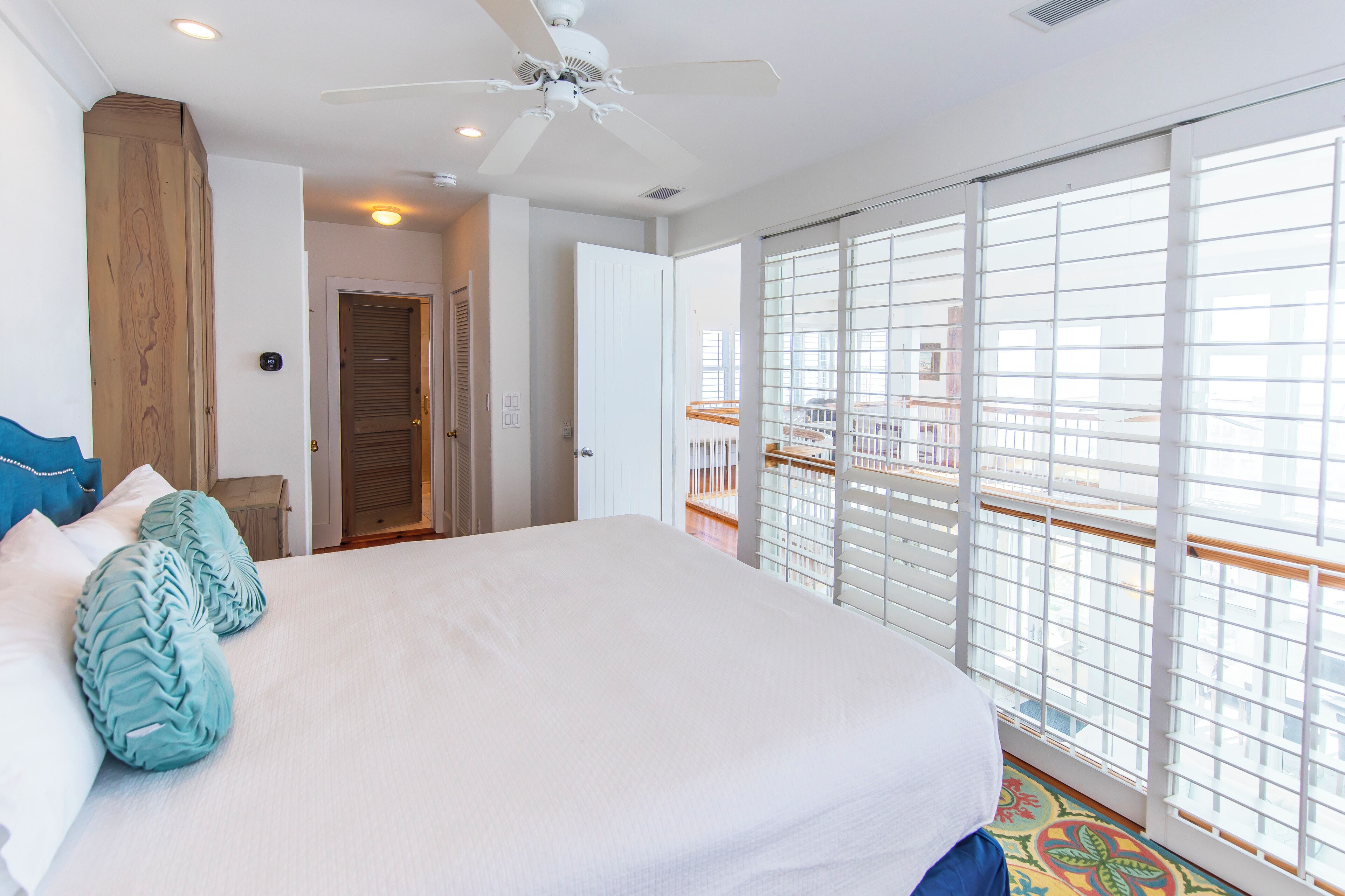 5 室のベッドルーム、WiFi、ベッドシーツ