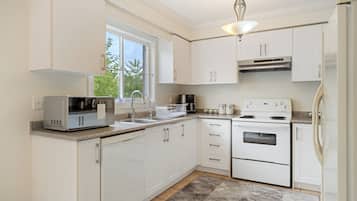 Microwave, oven, stovetop, dishwasher