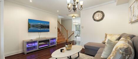 Télévision, cheminée