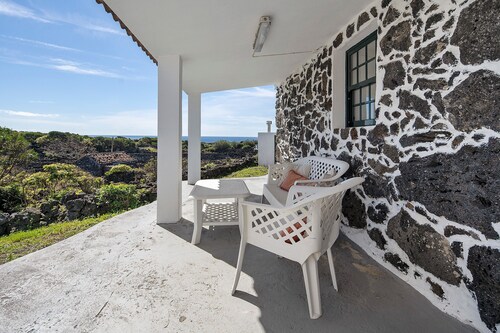 Villa 'Casa Ponta Do Biscoito' avec vue sur la mer, jardin privé et Wi-Fi