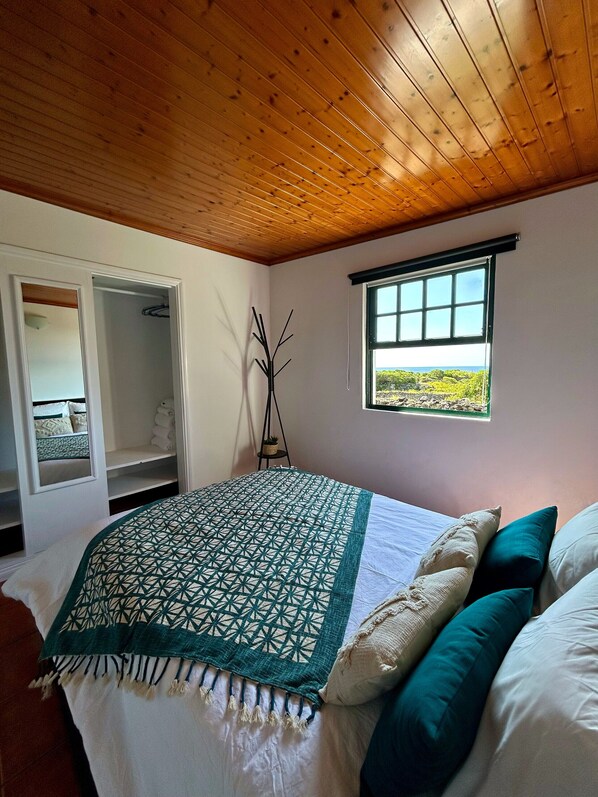 1 chambre, fer et planche à repasser, Wi-Fi, literie fournie