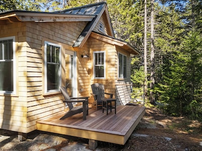 Lindquist Cottage | Waterfront Studio with King Bed, Deck & Shoreline Access