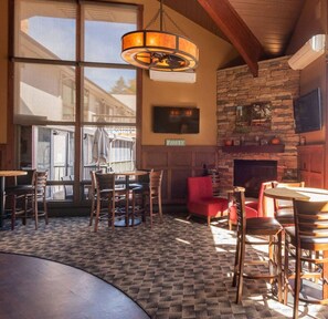 Dining - Will O' The Wisp: 509G Two Bedroom/One Bath (Oakland)
