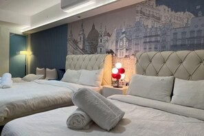 Cots/infant beds - Luxurious Penhouse Cross City of Dreams OKADA SOLAIRE MOA (Paranaque)
