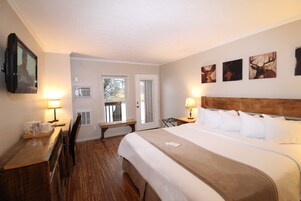 Comfort Single Room, Lake View | Hypo-allergenic bedding, down comforters, individually decorated