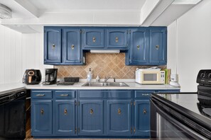 Frigorifero, microonde, forno, lavastoviglie