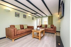 Living area - Lanreath Cottage : 3 bedroom with Hot Tub (England)