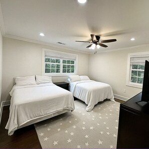 4 bedrooms, WiFi, bed sheets