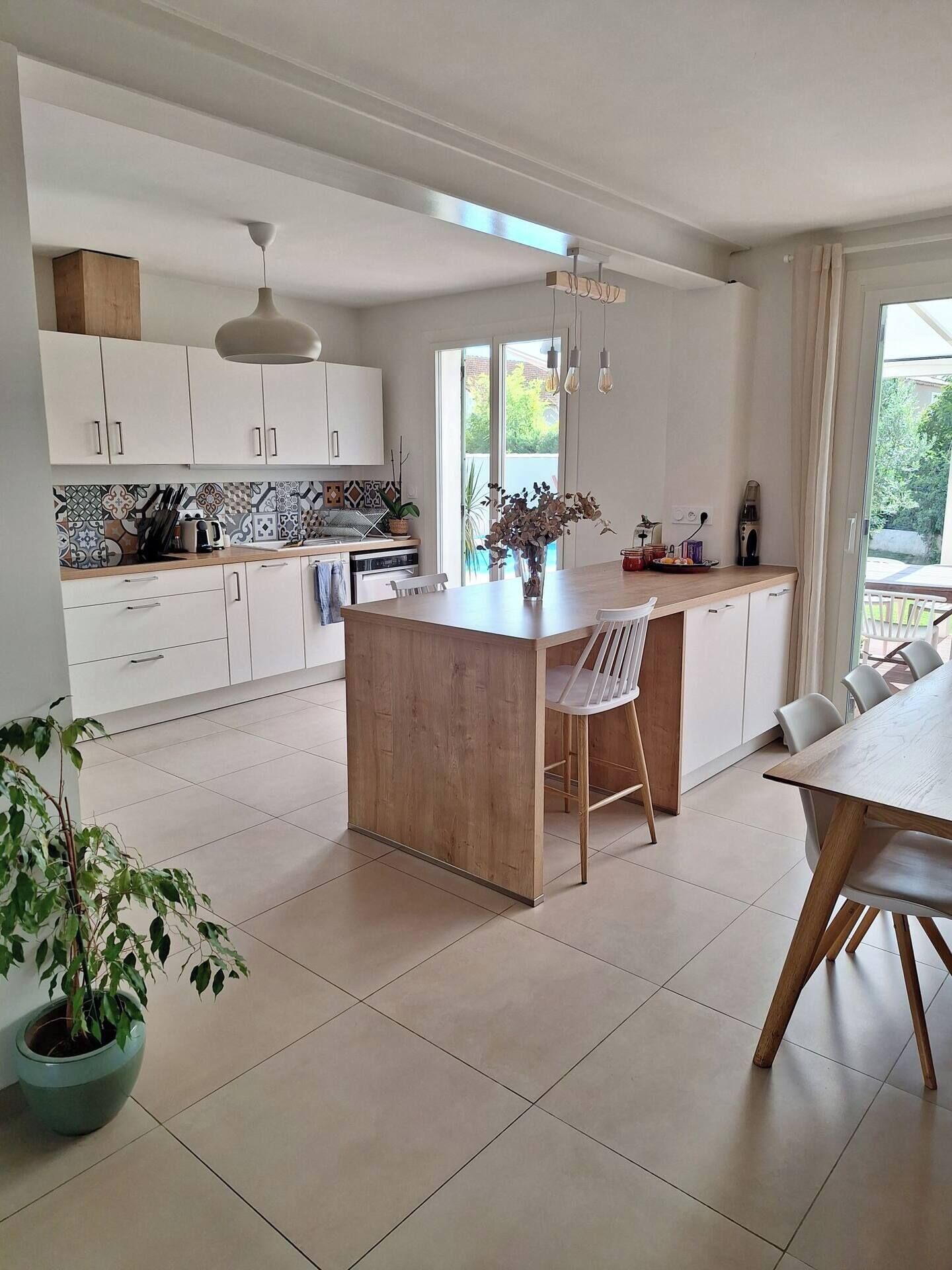 雪櫃、微波爐、焗爐、爐具